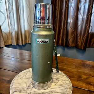 VTG 1985 Stanley Aladdin 1 Quart Green Steel Thermos Bottle Made in USA A-944DH